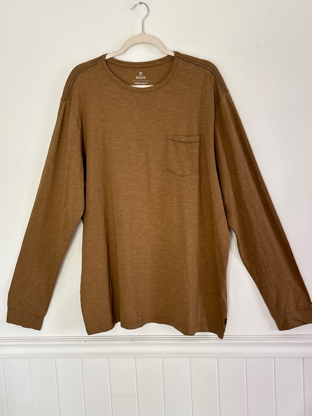Roark Men's Long Sleeve Pocket Tee in Saddle Brown Size 2XL Organic Cotton E10